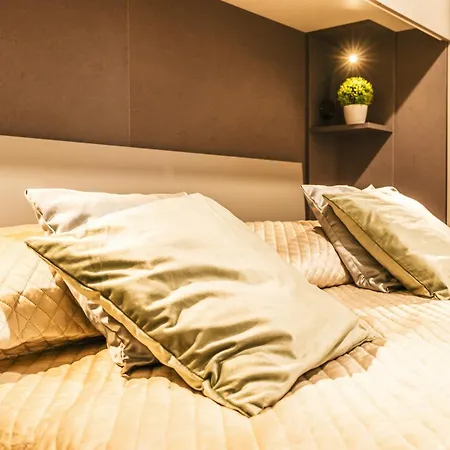 Genova - Lingotto Fiere, Metro, Hospitals *