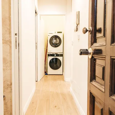 Genova - Lingotto Fiere, Metro, Hospitals