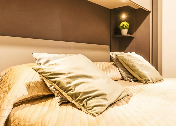 Genova - Lingotto Fiere, Metro, Hospitals *