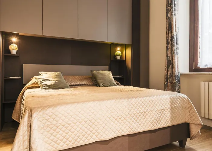 Genova - Lingotto Fiere, Metro, Hospitals * Turín