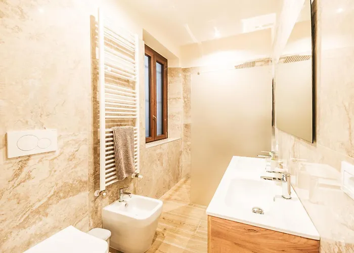 Genova - Lingotto Fiere, Metro, Hospitals Appartamento *